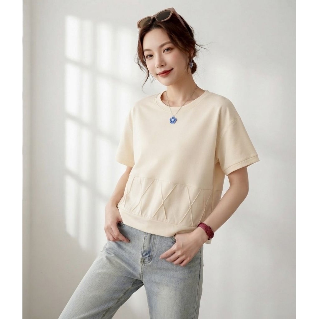 เสื้อยืดดีไซน์เก๋ ชายเสื้อแต่งจับจีบละมุนๆ