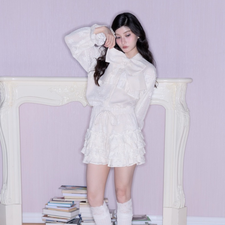 ÉTOILE BNK ROSEMARY SHORT กางเกงขาสั้นแต่งดีเทลระบาย มาพร้อมซับในในตัว (PREORDER บางไซส์)
