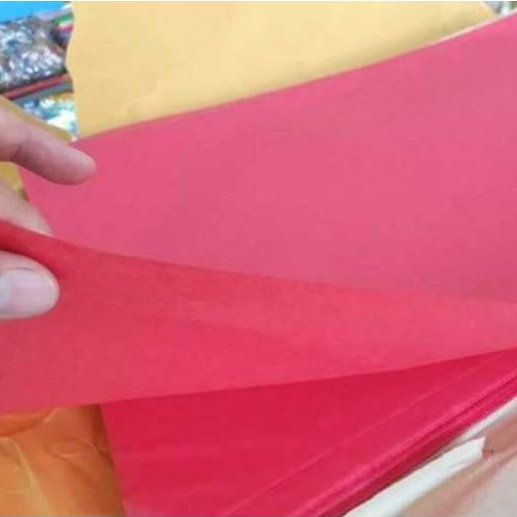 กระดาษแดง กระดาษปุยฝ้ายสีแดง กระดาษว่าวสีแดง แผ่นใหญ่ขนาด20×30 นิ้ว ความหนา 17 แกรม