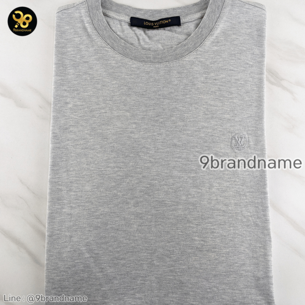 Louis Vuitton T-Shirt LV Cotton เทาลาฟ มือสอง ของแท้ 100% ก่อนสั่งซื้อทักแชทก่อนนะคะ