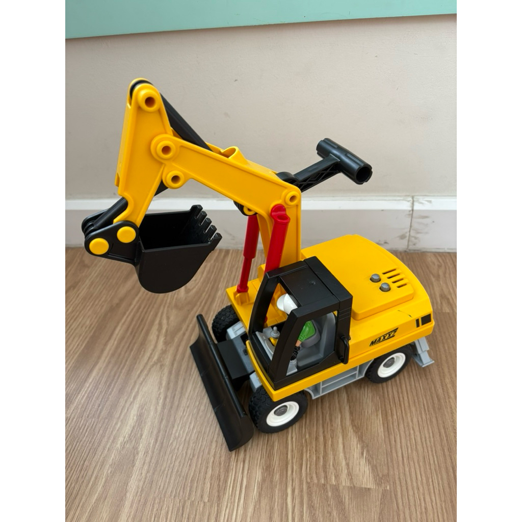 Playmobil | Action Heroes | Big Digger | Construction Toy for Kids | Digger Playset 71749 มือสอง