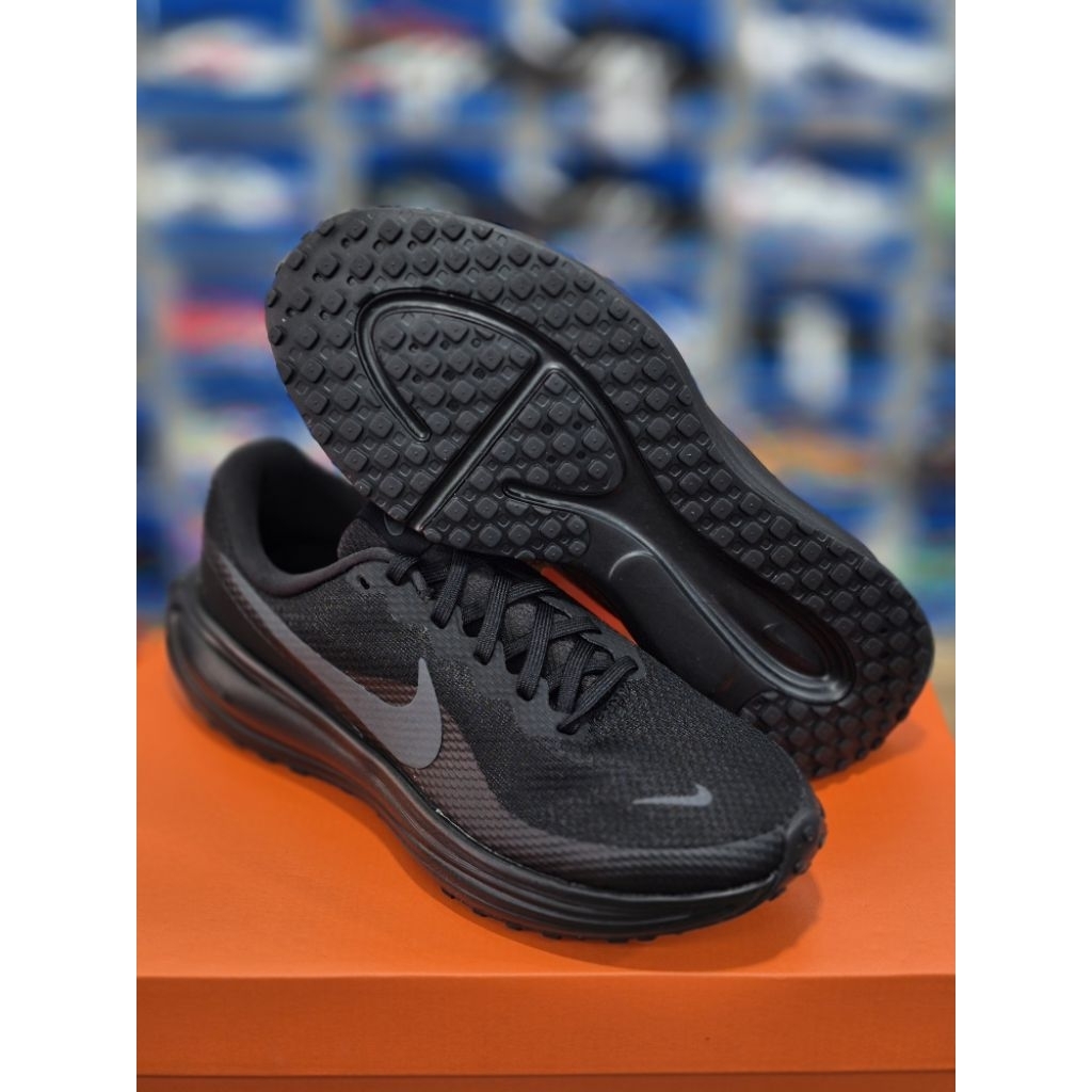 รองเท้าวิ่งผู้ชาย NIKE Revolution 8 Hj9198 002 พร้อมส่ง