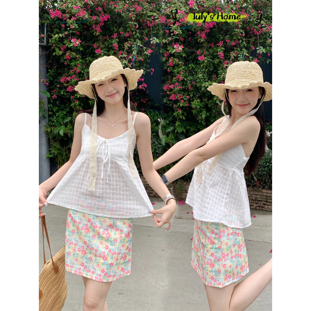 สายเดี่ยว เสื้อกล้ามคอวี ทรงเข้ารูป ลูกไม้ ต้องมีติดตู้#J2393