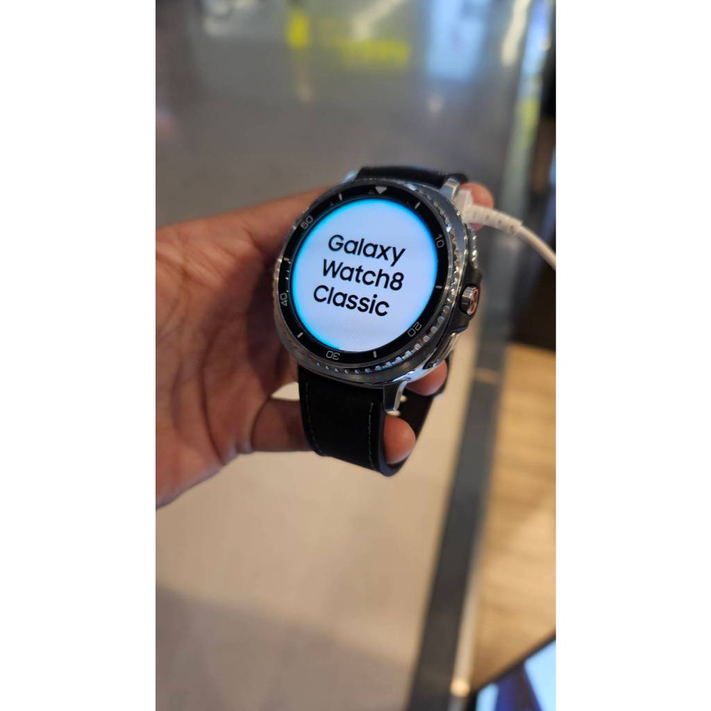 SAMSUNG Galaxy Watch8 Classic