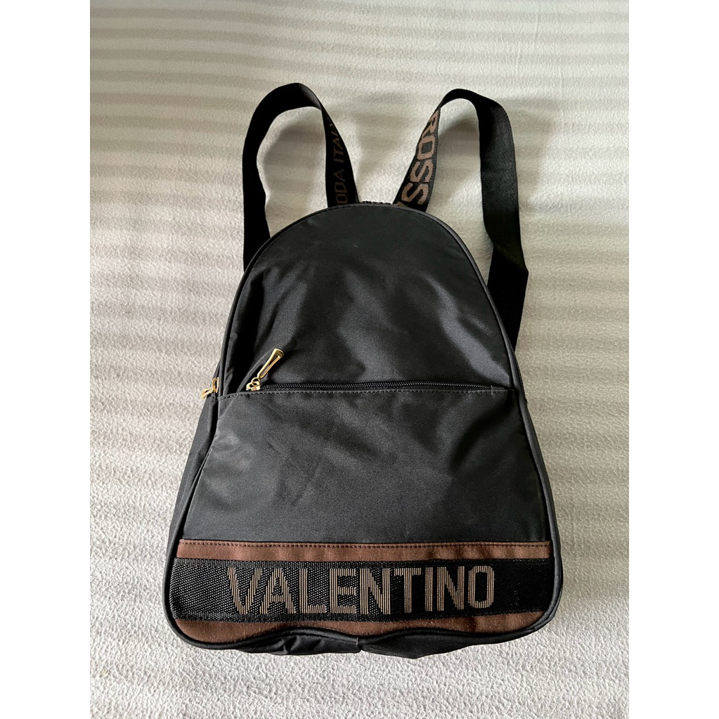 กระเป๋าเป้ VALENTINO ROSSA สภาพใหม่ สวยๆ อาหลั่ยสีทองใหม่ วัสดุผ้าอย่างดี