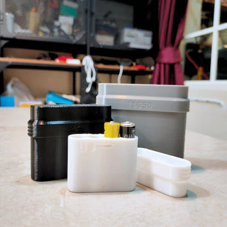 Battery Case AA/AAA/18650 กล่องเก็บถ่าน AA /AAA/18650 (ใส่ได้ 4 ก้อน) ขนาดเล็ก พกพาสะดวก [3D Print]