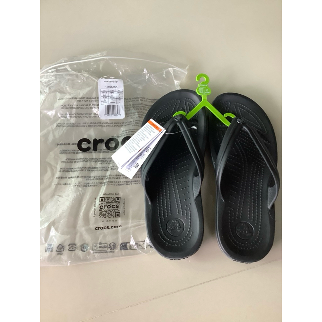 รองเท้าแตะผู้ใหญ่  crocs   สีดำ  ไซส์  M6/W8  (EU 38-39)