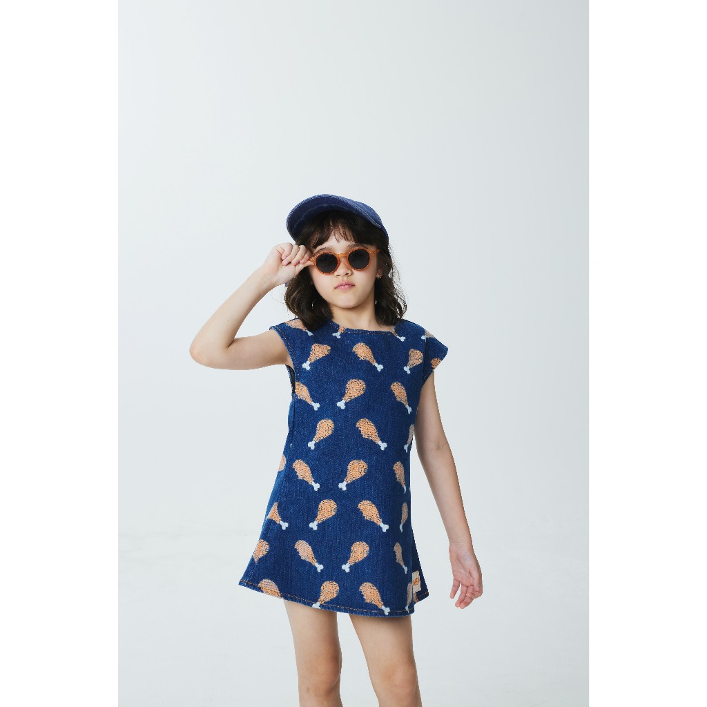 Denim Top/ Denim mini Dress kids ชุดเดรสเด็กผู้หญิง ชุดเดรสเด็ก ลายไก่ทอด พื้นสีกรม พร้อมส่ง