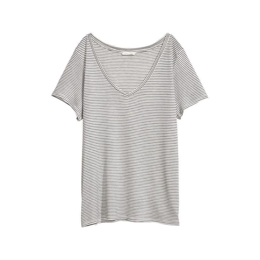 เสื้อยืด H&M V-NECK T-SHIRT แท้ 💯%