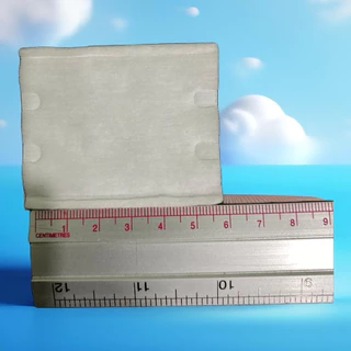 (12ห่อ) ลัคกี้แคร์ สำลีแผ่นรีดขอบ ขนาด 80แผ่น ขนาด 5x6 cm. ผลิตจากฝ้ายแท้