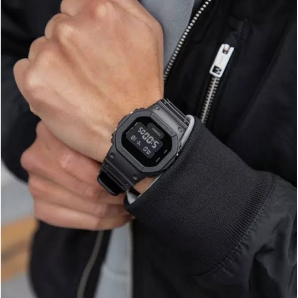 นาฬิกาผู้ชาย CASIO G-SHOCK รุ่น DW-5600UBB-1 ซีรีส์ 5600 จีช็อค (ประกันศูนย์ CMG)