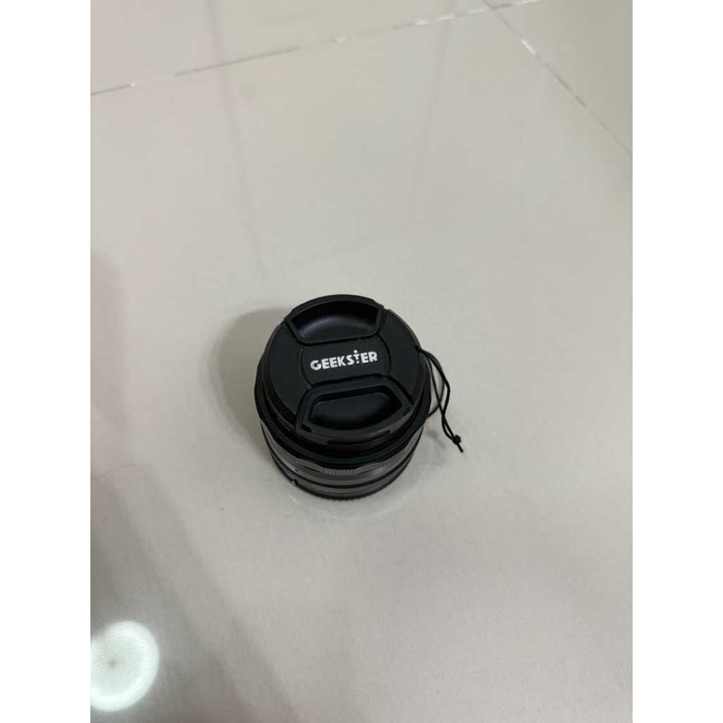 เลนส์ละลาย geekster 35 mm. F1.6