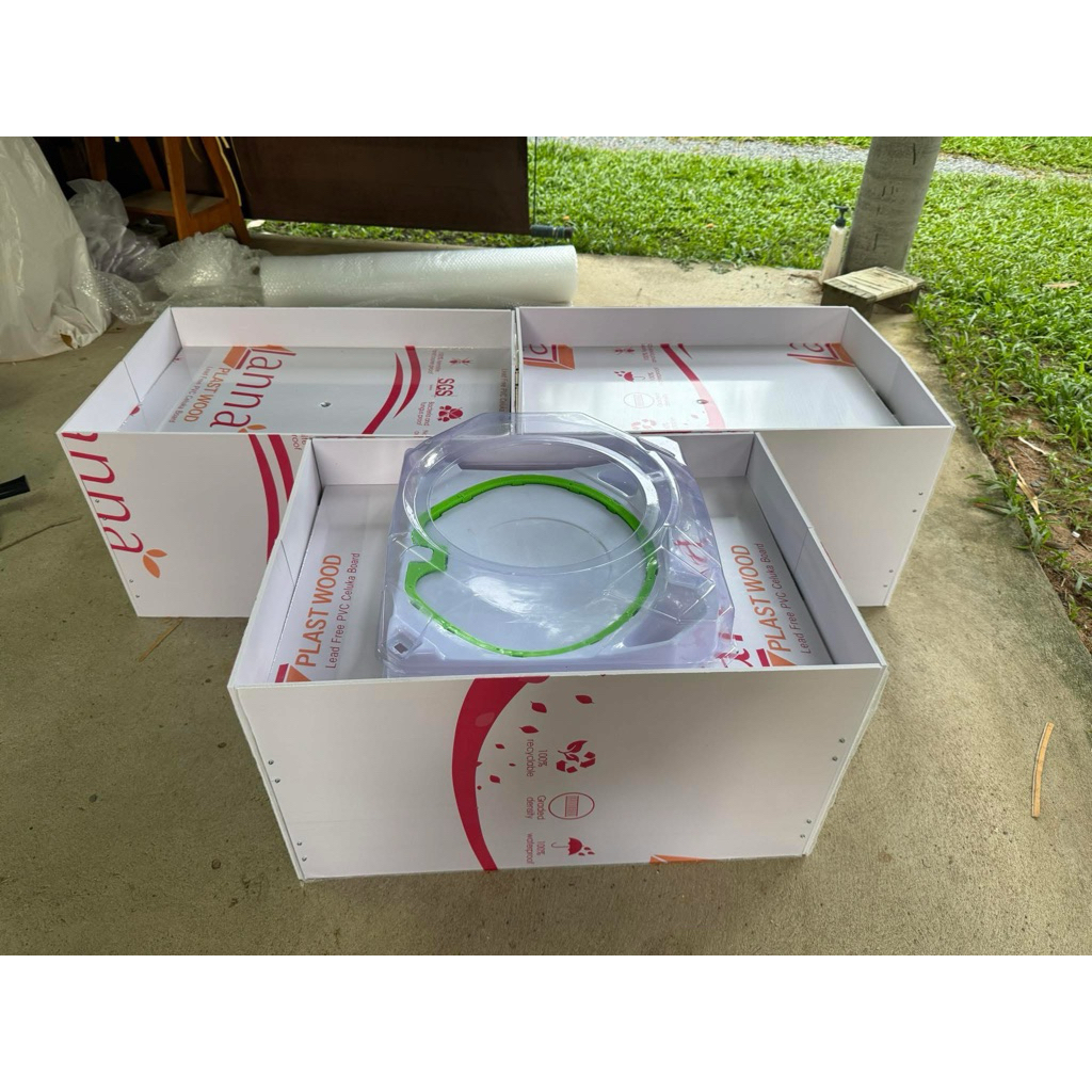 ฐานวางสนาม Beyblade พลาสวู้ดสีขาว