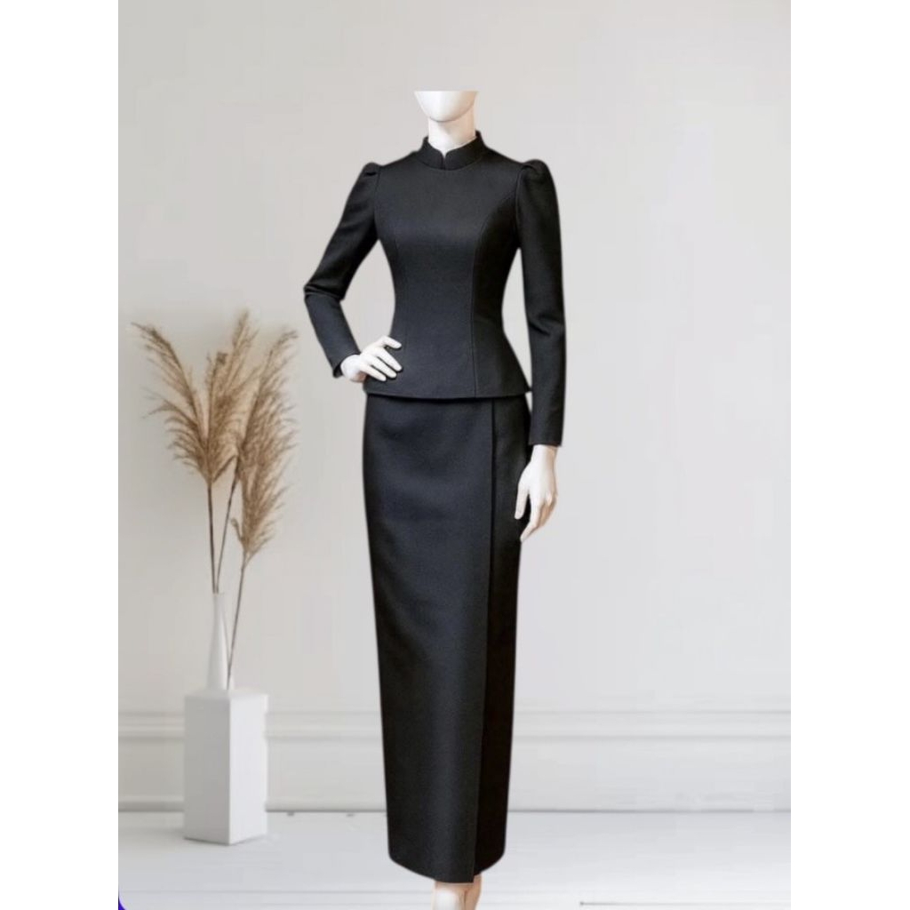 ชุดไทยบรมไหม 4 เส้นอัดกาวแน่นๆทั้งชุด