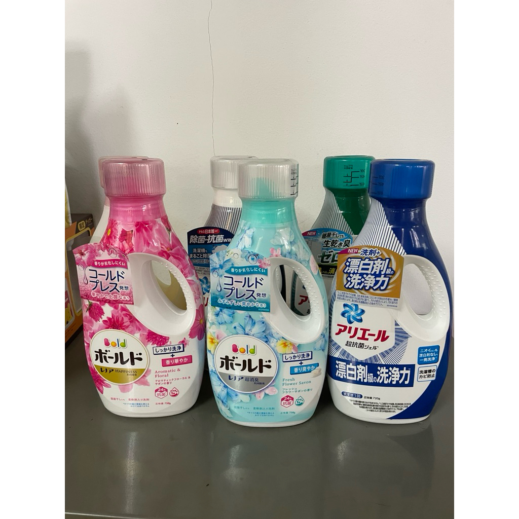 น้ำยาซักผ้าชนิดน้ำ สูตรเข้มข้น 690-1200ml. 🇯🇵 Ariel Gel Laundry