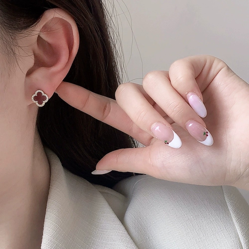 ต่างหูรูปดอกไม้สี่แฉกสีสันสดใสสำหรับผู้หญิง สไตล์ใหม่ หรูหราเบาๆ ต่างหูไม่ซ้ำใคร ชุบทองแท้ ไม่ก่อให้เกิดอาการแพ้ ต่างหูไ - รูปที่ 6