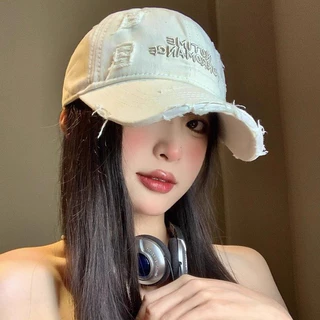 หมวกเบสบอลผู้ชายผู้หญิงปักตัวอักษร ลุควินเทจฤดูร้อน ผ้านุ่มระบายอากาศ กันแดดป้องกันยูวี ปรับขนาดได้ สไตล์แฟชั่นใช้ประจำว