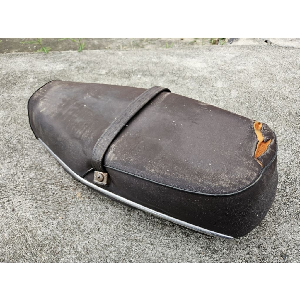 เบาะยาว แท้ มือสองเก่าญี่ปุ่น Honda CG110 CG125 ถังมน JX110 JX125