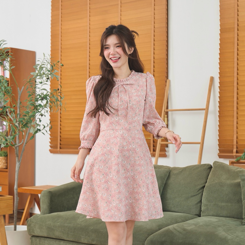 Pena Dress (Pink) เดรสแขนยาว เดรสคอริ้ว pixie