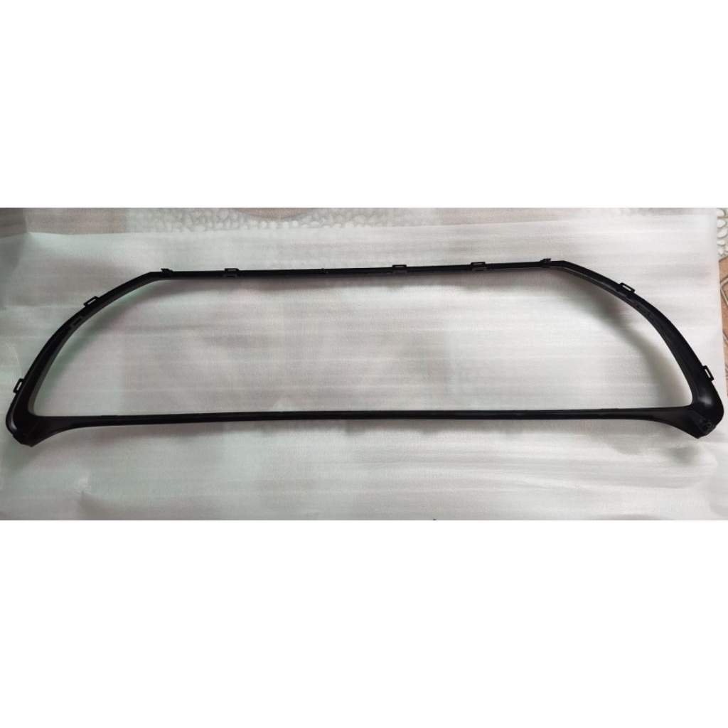 คิ้วหน้ากระจัง corolla cross ปี 2023