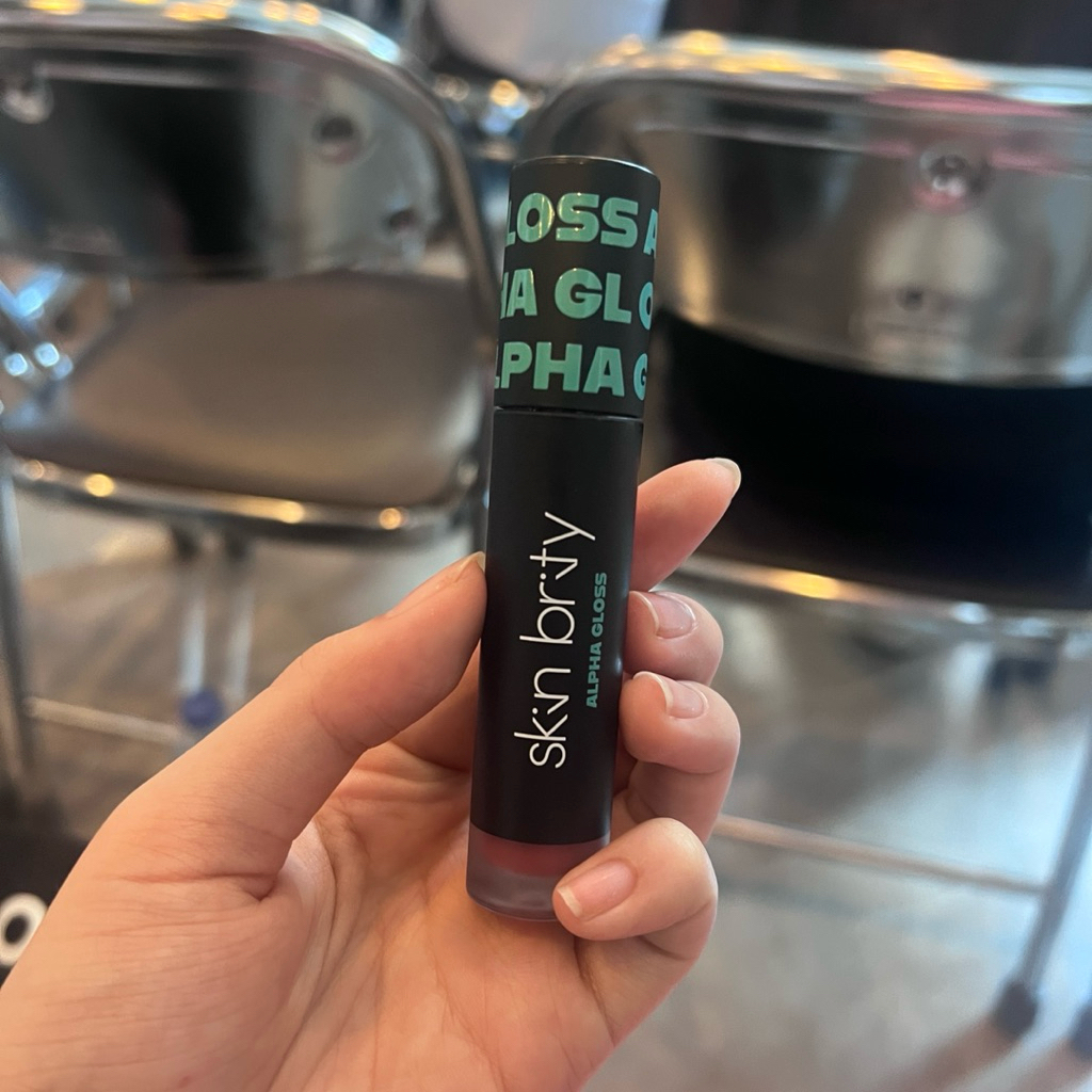 Skin brity alpha gloss