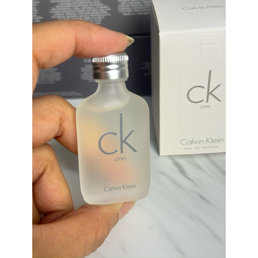 เป็นน้ำหอม Unisex ที่สามารถใช้ได้ทั้งชายและหญิง ขนาด10ml – โปรปัง