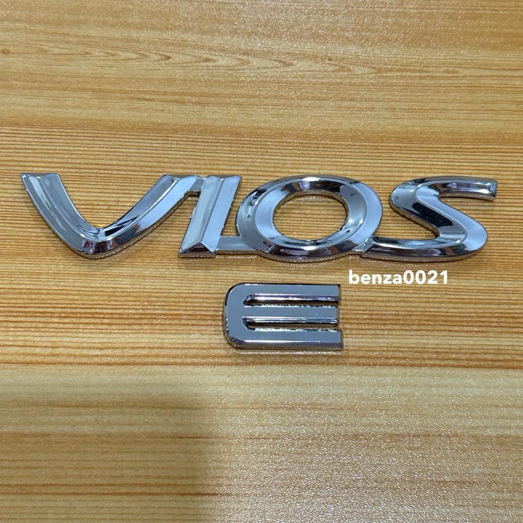 โลโก้ VIOS+J G E V ตัวเหลี่ยม ติดท้าย Toyota ชุด 2 ชิ้น