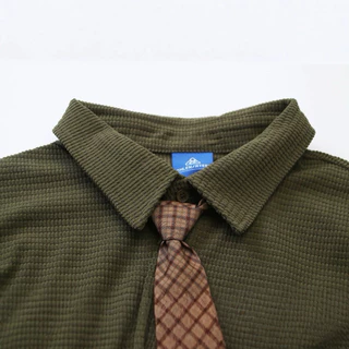 เสื้อเชิ้ตแขนสั้นสีเขียวเข้ม ผ้าวาฟเฟิล แถมฟรี ! เน็คไท