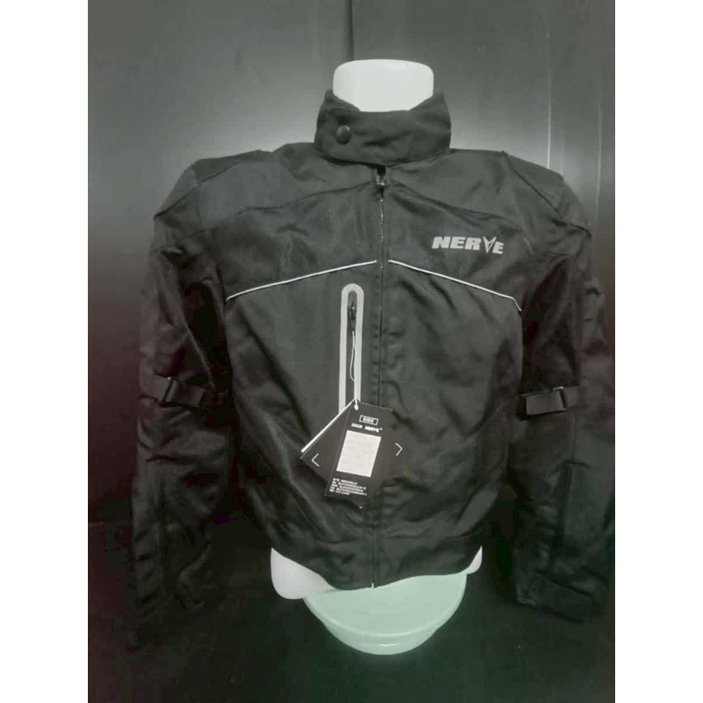 เสื้อการ์ด ยี่ห้อ NERVE รหัสสินค้า M141  Size S สินค้าเป็นสินค้าตัวโชว์