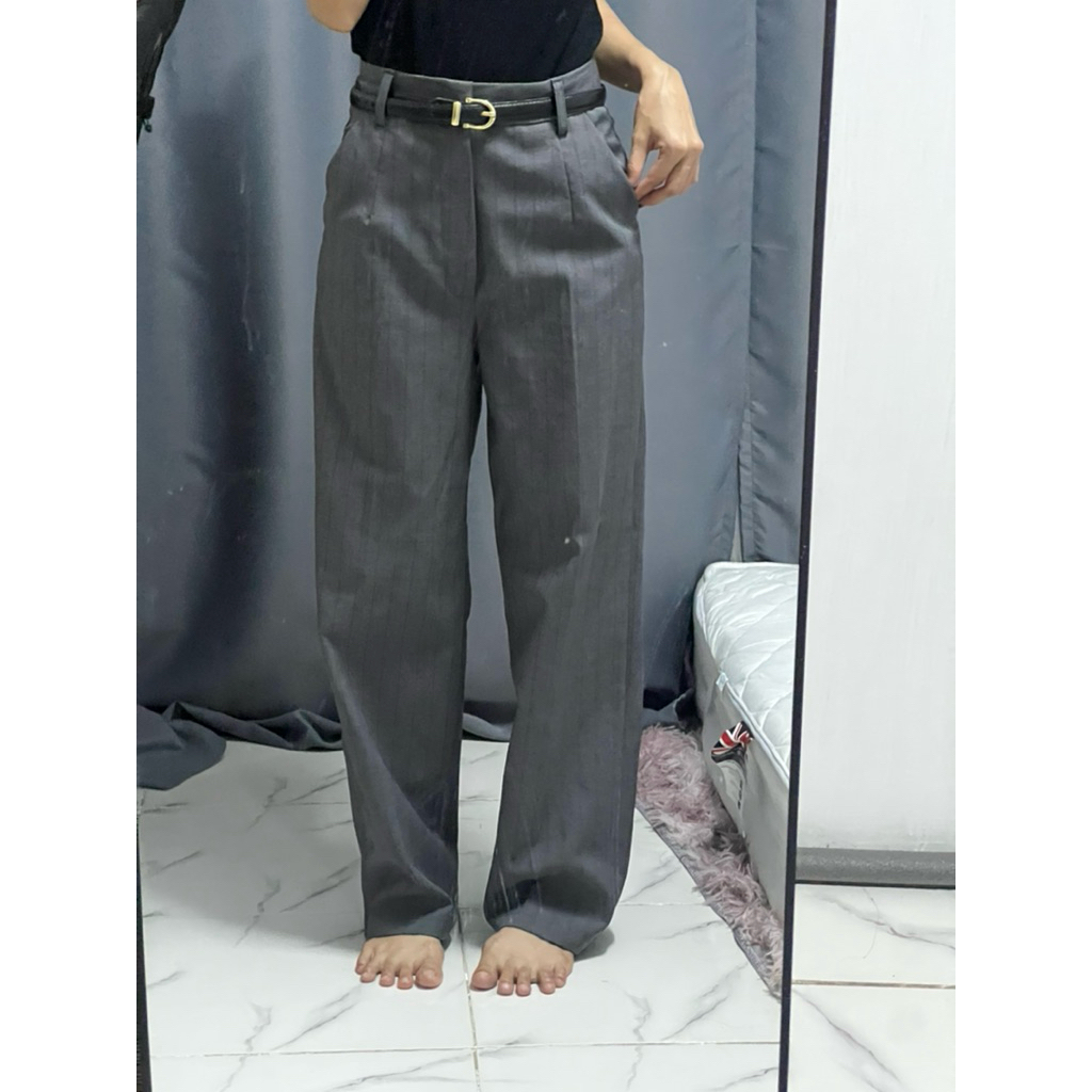 กางเกงขายาวลายริ้วสีเทาSM shop handtwo.cutty