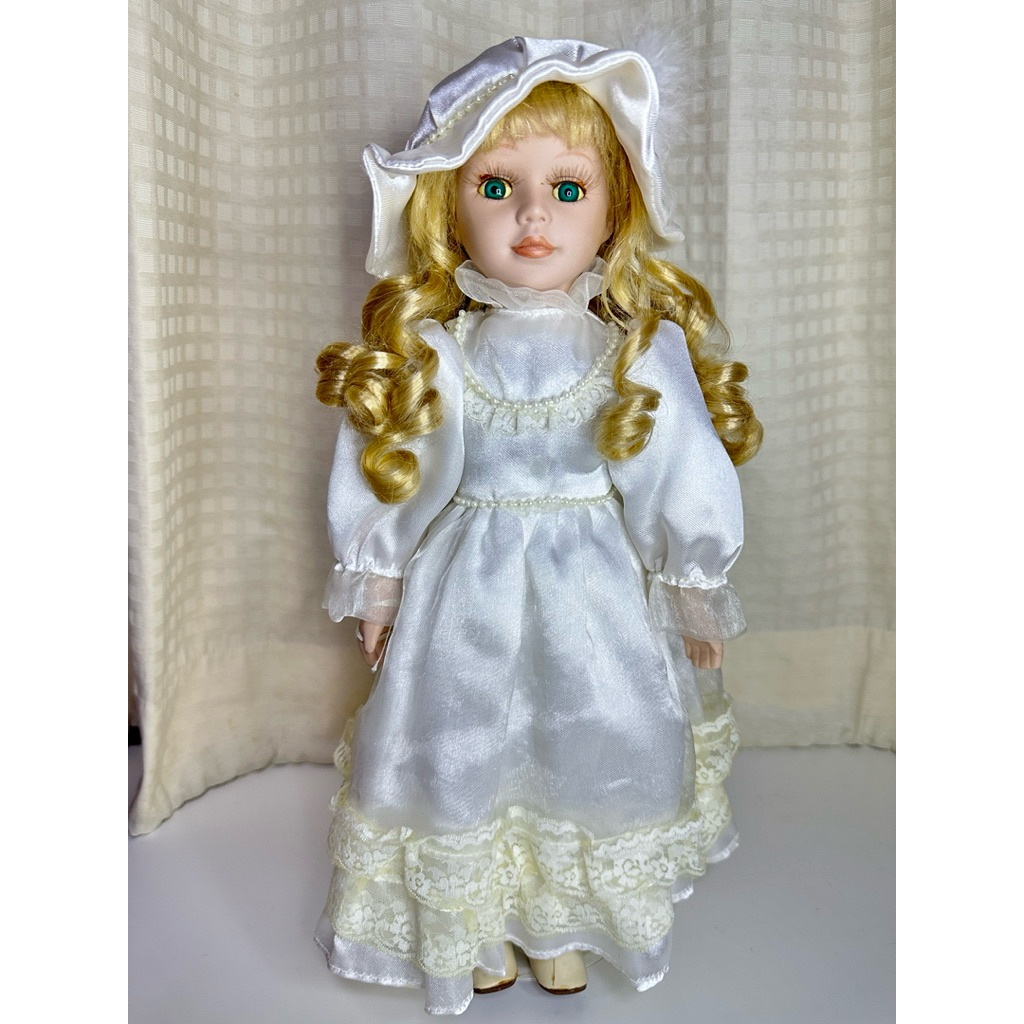 Porcelain vintage dolls - ตุ๊กตาหน้ากระเบื้อง วินเทจ เหมาะสำหรับตั้งโชว์ เป็นของสะสม ของตกแต่งบ้าน