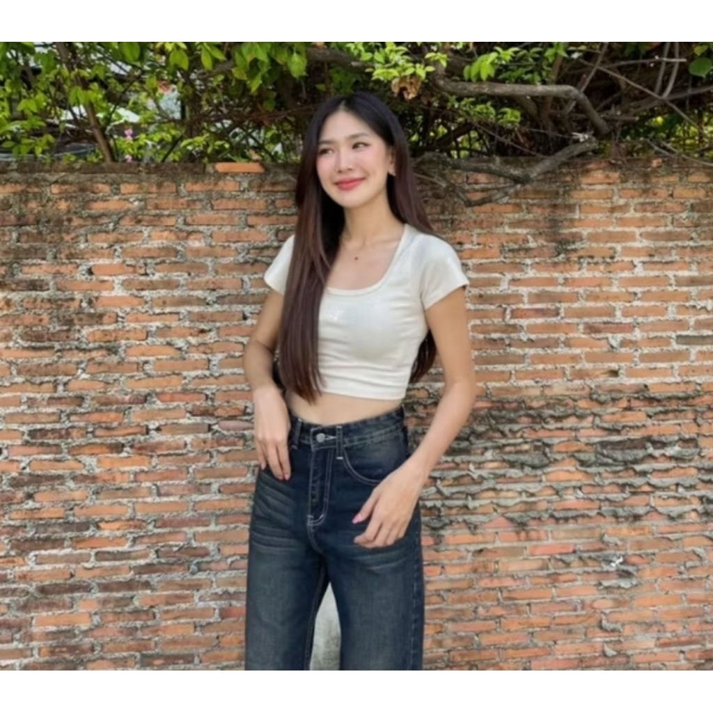 เสื้อ nicharis สีเบจ