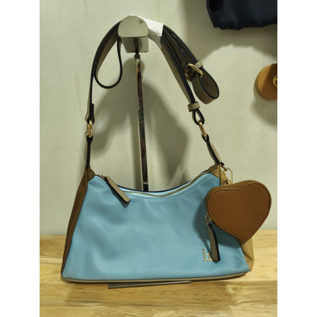 มือสอง * LASTEL CARA Design by Oilrystore กระเป๋าสะพาย ครอสบอดี้ได้ ผ้าไนล่อน