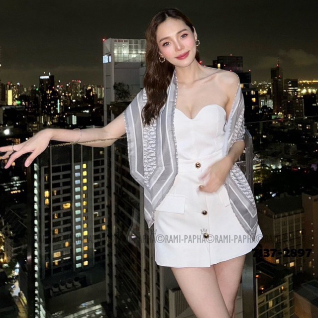 พร้อมส่ง M⚡️RM 7137 ชุดเซ็ตสีขา เสื้อคลุม+เกาะอก+กระโปรงกางเกง+ผ้าคลุมไหล่ luxury style