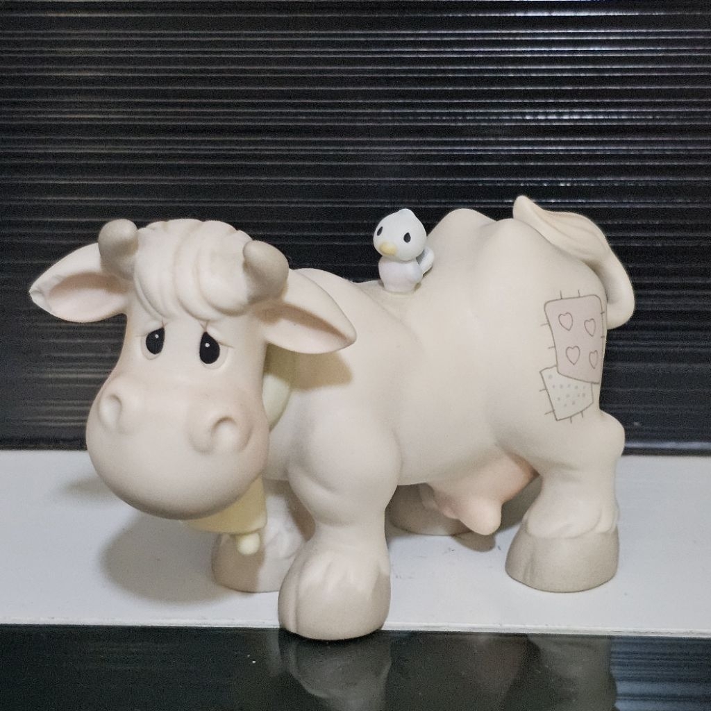 Precious Moments “Cow with Bell and Blue Bird” #E-5638 Enesco Jonathan & David