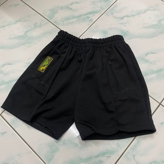 กางเกงวอร์มขาสั้นสีดำ ของเด็กอนุบาล เนื้อผ้าใส่สบาย ตัดเย็บปราณีต