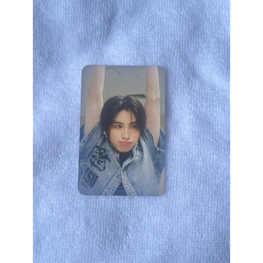 (พร้อมส่ง) การ์ด BUS Beneath the light photobook