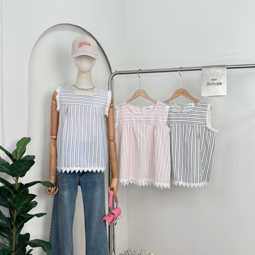 Mook_shop เสื้อแขนกุดลายริ้วดีเทลแต่งลูกไม้ เสื้อผ้าแฟชั่น เสื้อผ้าผู้หญิง