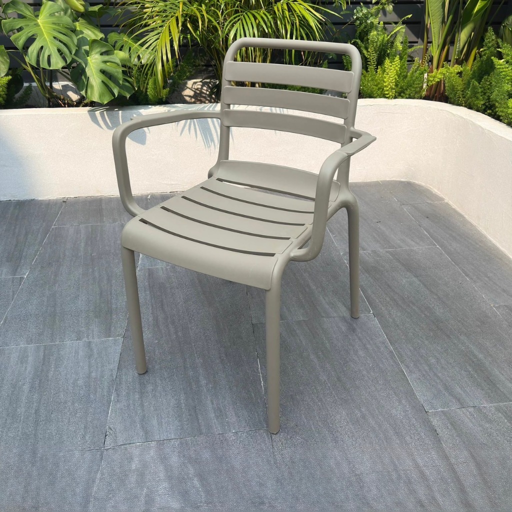 เก้าอี้ รุ่น DD-214 เก้าอี้พลาสติกแข็งแรง มีที่พิงหลัง นั่งสบาย สวยงาม ทันสมัย