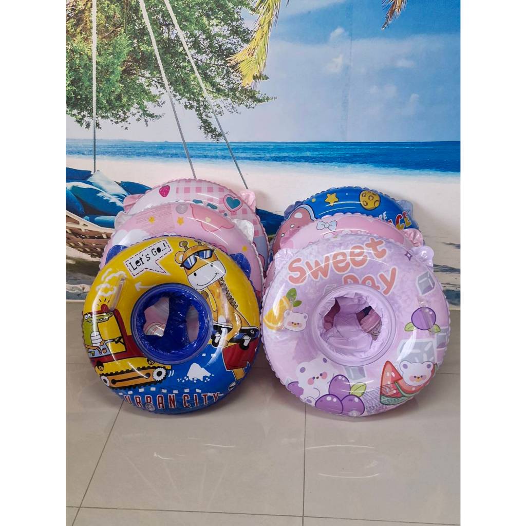 ห่วงยางขาสอดวงกลมคละแบบ 70 ซม. (มีมือจับ)