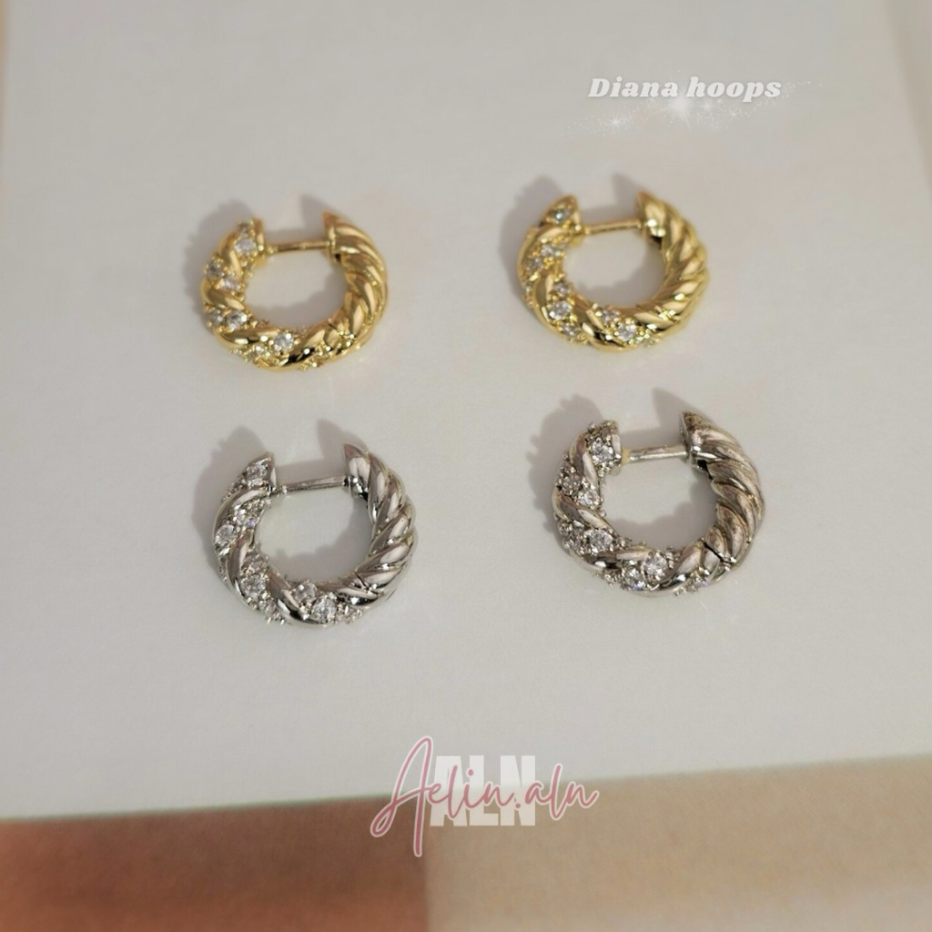 Diana hoops - Aelin.ALN ( ต่างหูห่วง twist ล้อมเพชรดีเทลสุดเก๋ ) #H5-1 วัสดุพรีเมี่ยม ไม่แพ้ไม่คันค่ะ (Rhodium plated)