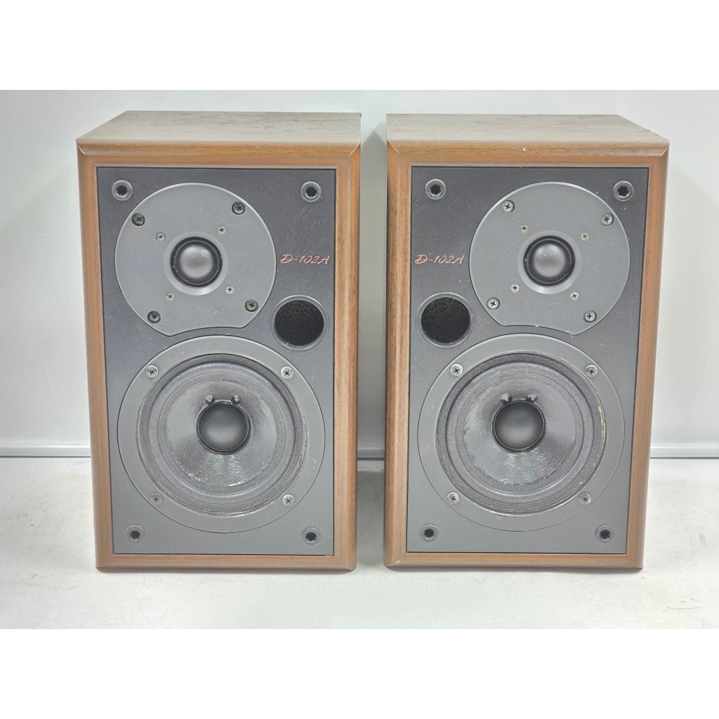 BF78 ลำโพงญี่ปุ่นมือสอง 1 คู่ (084) ONKYO D-102A 80W 6 โอห์ม Woofer 4 นิ้ว Size ตู้ 18.5x22x29.5CM ม