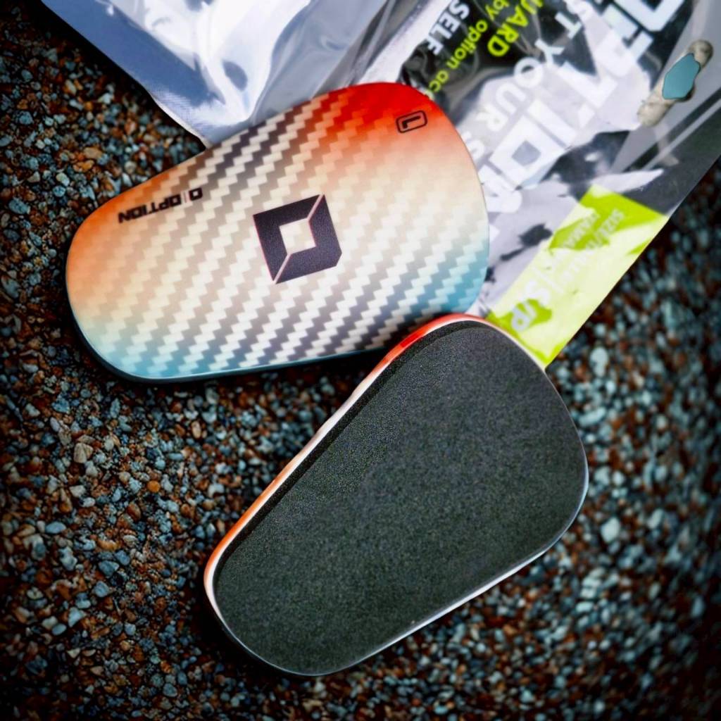 สนับแข้งจิ๋ว MINI EURO CARBON OPS-7-012