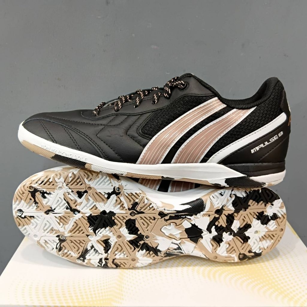 Pan Impulse 8. รองเท้าฟุตซอลแพนPF146L ราคา 3,990 บาท