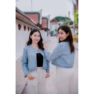 เสื้อคลุมคอกลมแขนยาวอัดกาว ผู้หญิง