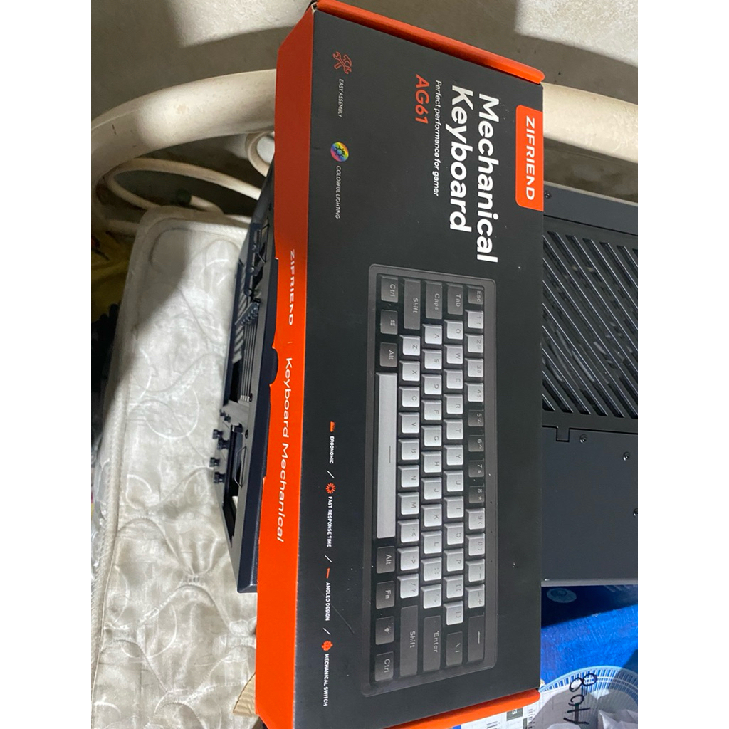 ZIFRIEND AG61 Mechanical Keyboard คีย์บอร์ดเกมมิ่ง 61 ปุ่ม RGB มือสอง ใช้แค่ 3 วัน ประกันครบ