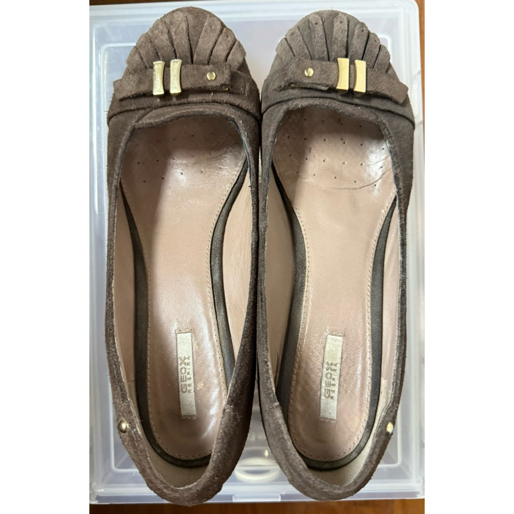 รองเท้าทรงเตารีด ยี่ห้อ Geox หรือ Wedge heel shoes