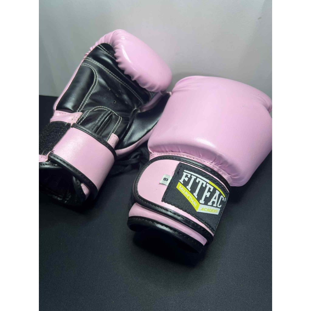 นวมชกมวยไทย สีชมพูจากแบรนด์ FITFAC Muaythai