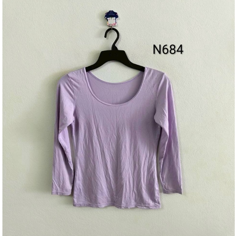 M(ญ) เสื้อ Heattech (N684) แบรนด์ uniqlo ยูนิโคล่ คอกลม
