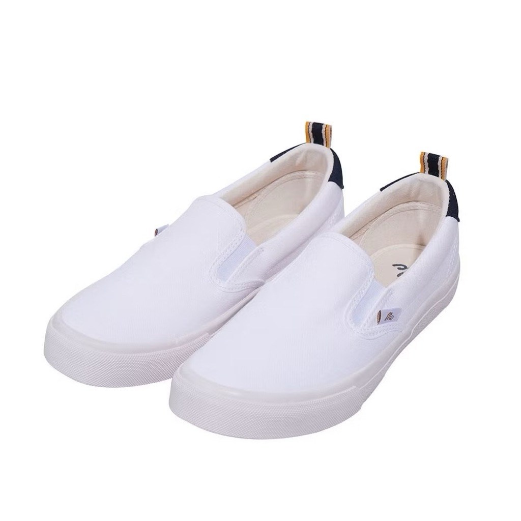 MC JEANS รองเท้า Slip on รองเท้า Mc แท้ สีขาว / ทรงสวย ใส่สบาย สามารถใส่ได้ทั้ง ชาย และ หญิง